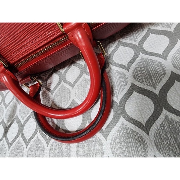 Authentic LOUIS VUITTON Red Epi Leather Speedy 25 Bag - Picture 9 of 15